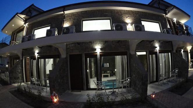 פפקוהורי Stone Suites מראה חיצוני תמונה