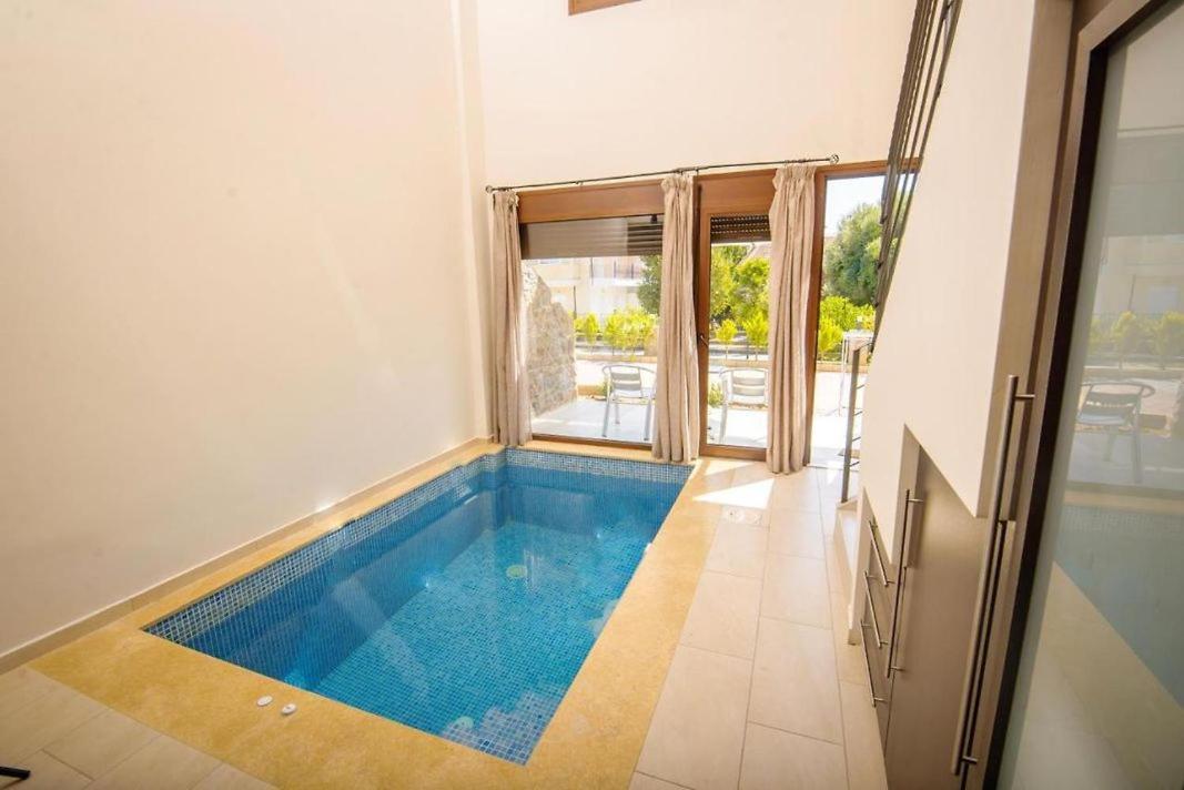 פפקוהורי Stone Suites מראה חיצוני תמונה