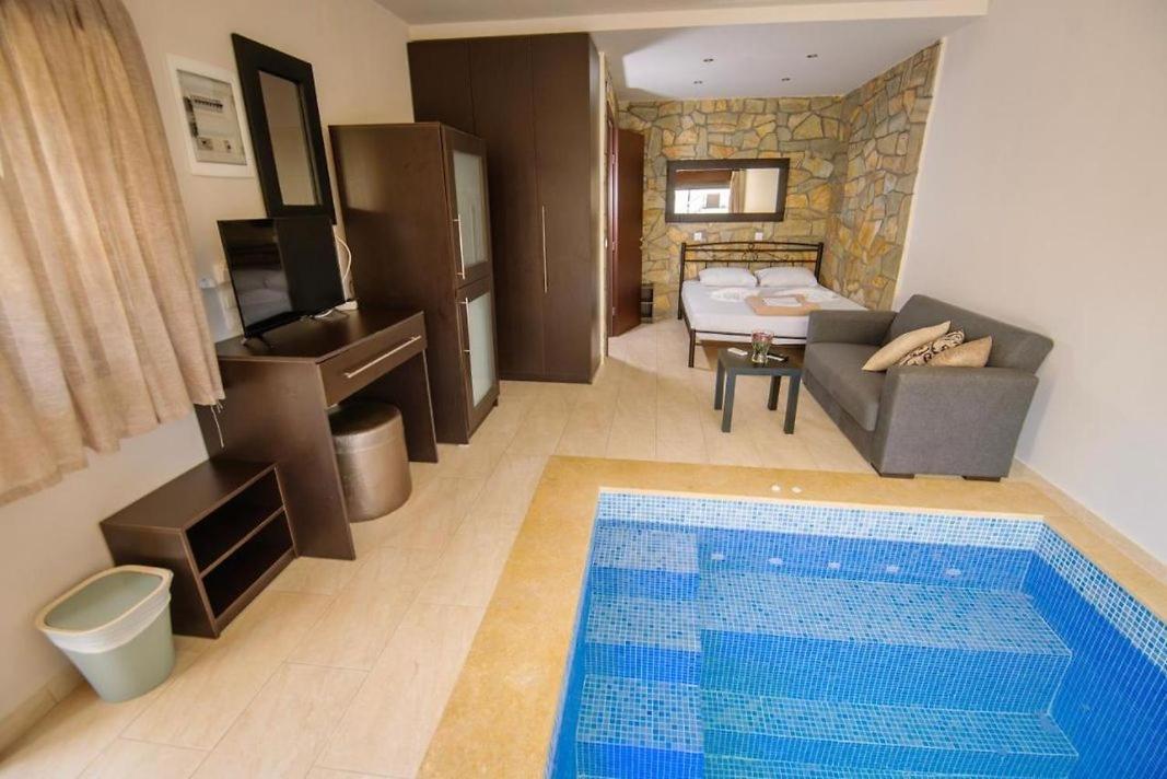 פפקוהורי Stone Suites מראה חיצוני תמונה